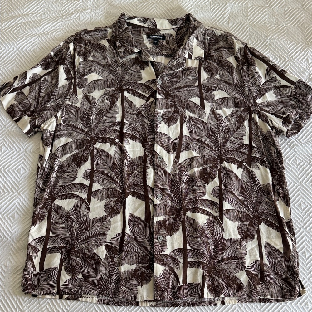 Express Palm Short Sleeve Button-Up Shirt